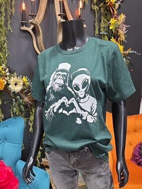 Graphic Alien & Ape Heart Short Sleeve Tee - Dark Green